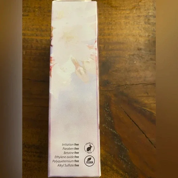 Eyelash Extension Shampoo - Lyon Lash Eyelid Foam - Picture 3 of 4